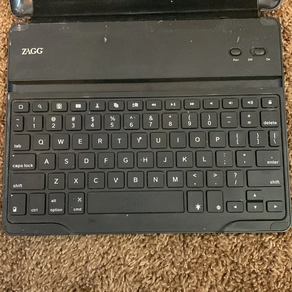 Black hard shell IPad case